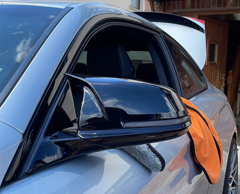 Spegelkåpor BMW F30 / F31 - M3 F80 Design ger din bil en sportig look med högkvalitativ finish. Ersätt originalkåporna!